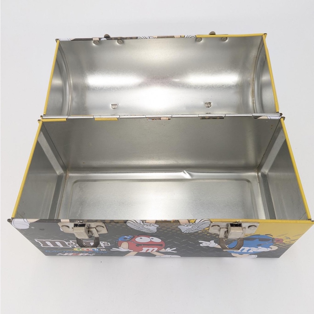 M&M's Racing Team Lunchbox - Picture 6 of 16